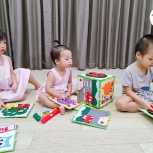 Sách vải tương tác học kĩ năng cho bé từ 6-36m